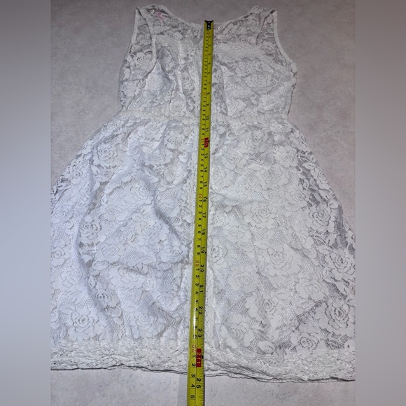 WHITE LACE MINI DRESS - Picture 9 of 13